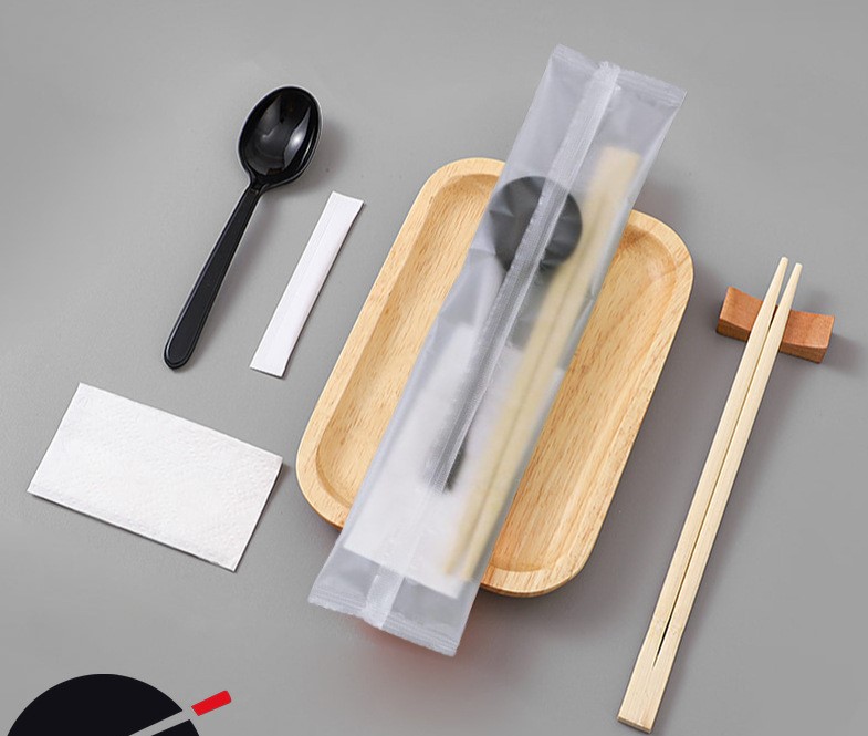 500 Bộ đồ ăn dùng một lần MUỖNG ĐEN ( Đũa + Thìa + Tăm + Giấy ăn )