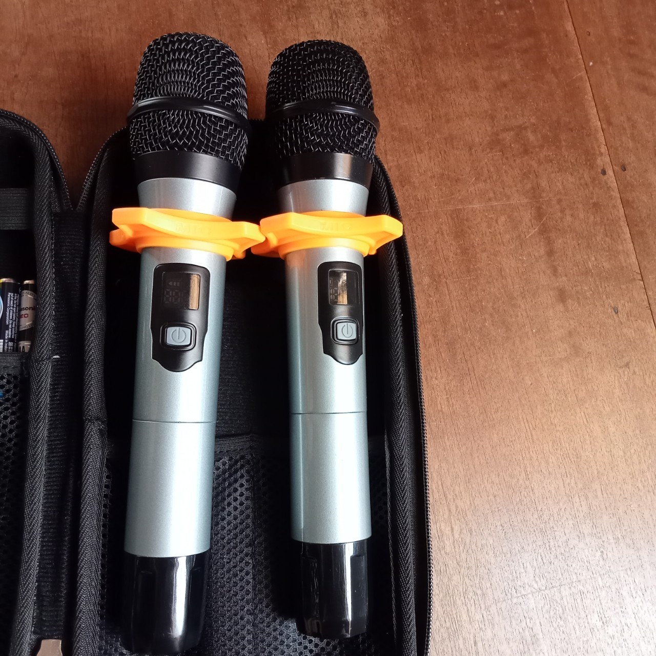 Hộp đựng micro không dây