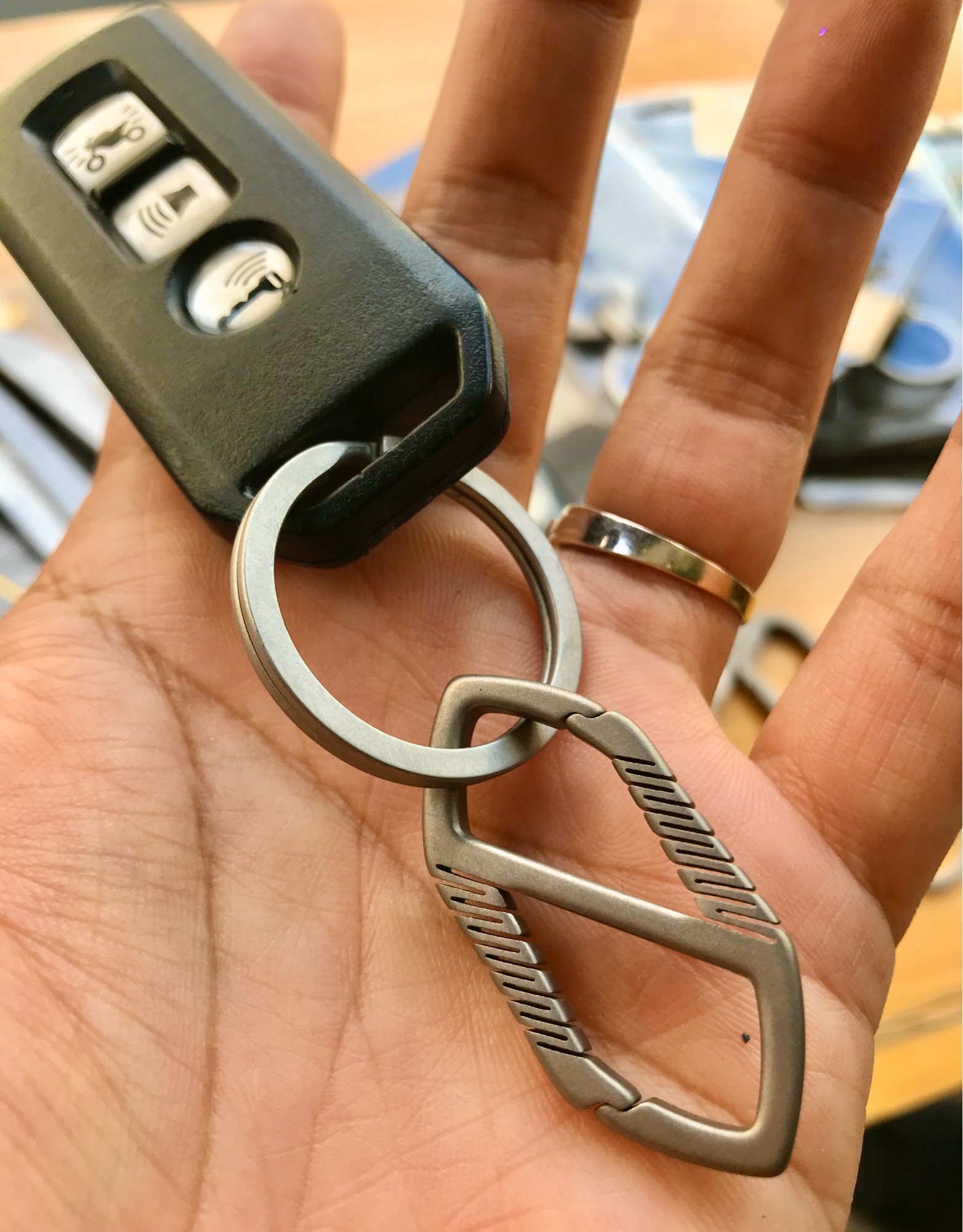 Móc Titanium 2 chiều