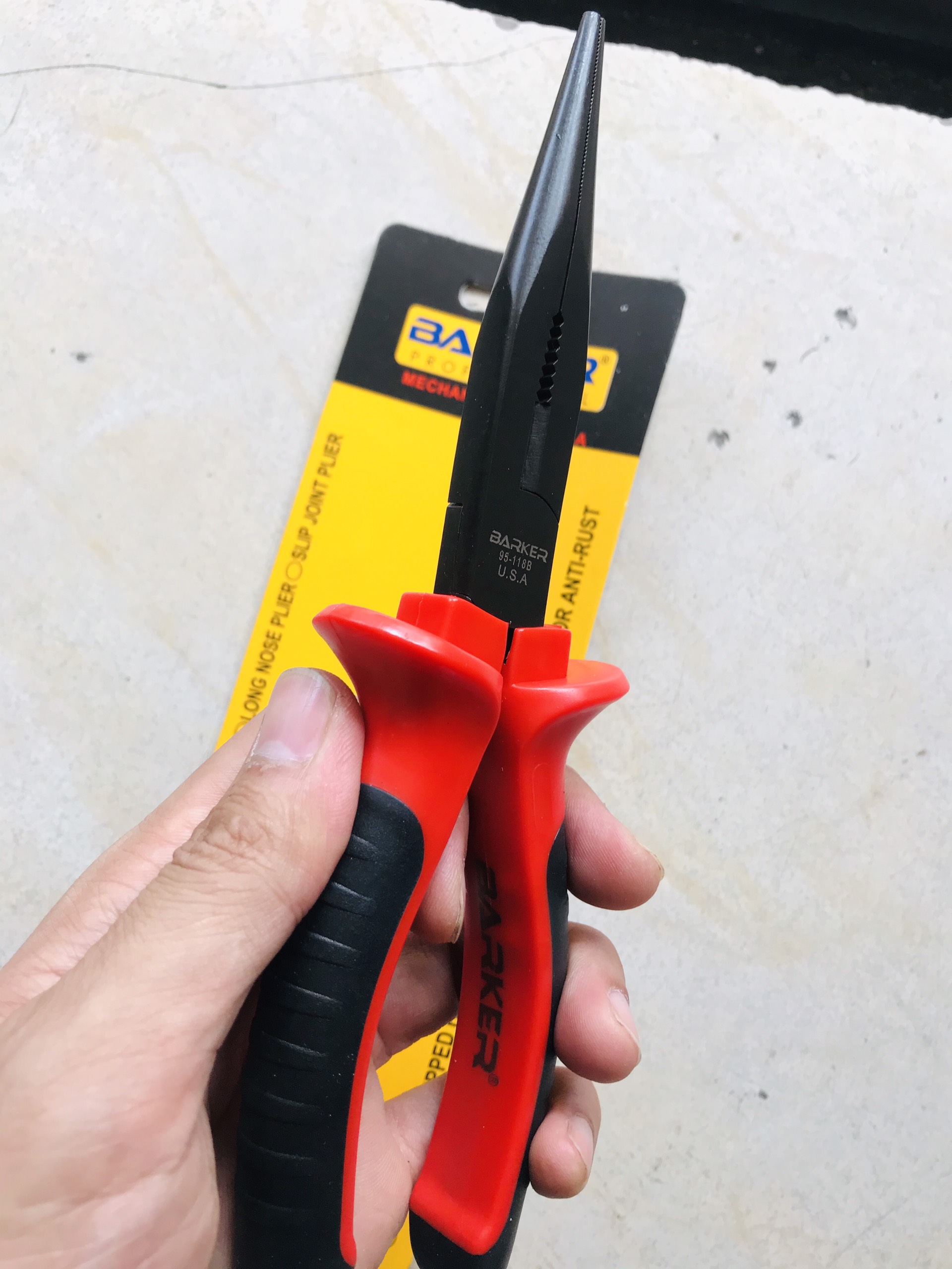 Kìm nhọn 7-1/2" đen đỏ BARKER 95-118B