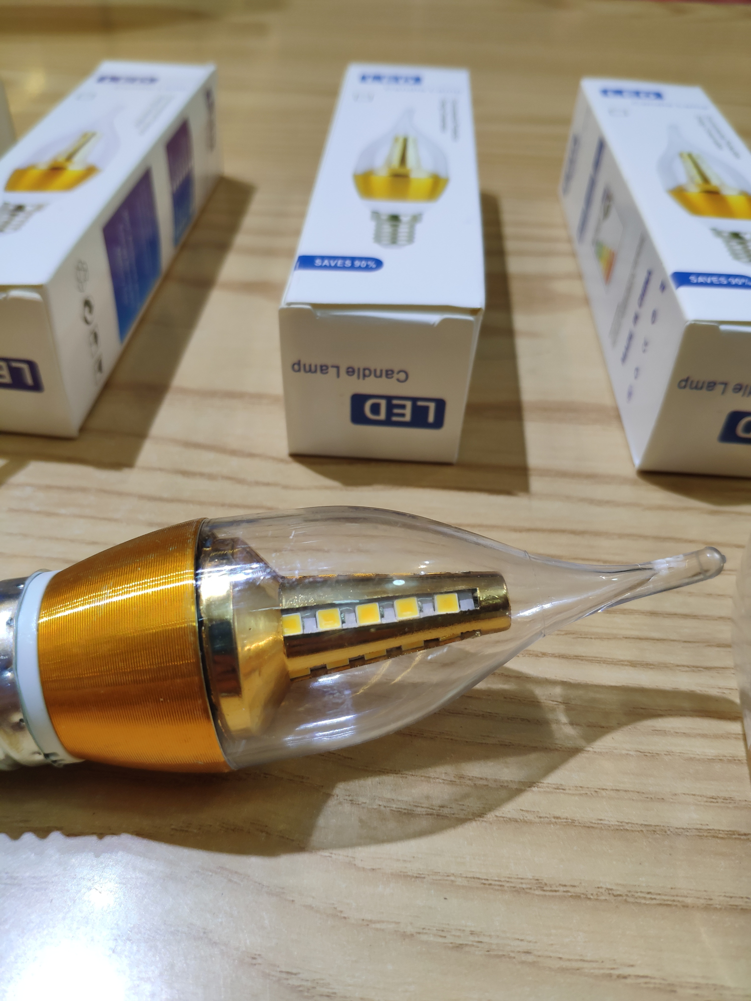 ĐÈN LED NẾN 5W ĐUI XOÁY E27 , E14  DÂN DỤNG TRANG TRÍ