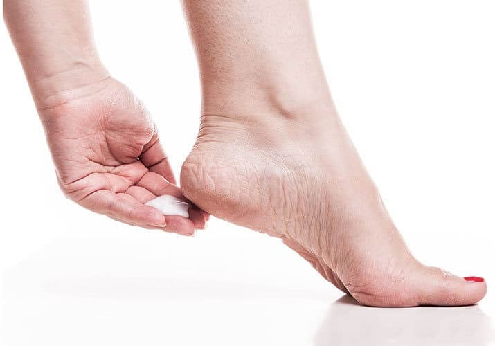Kem dầu ngựa Nứt gót chân 30ml ( Hàng nội địa )