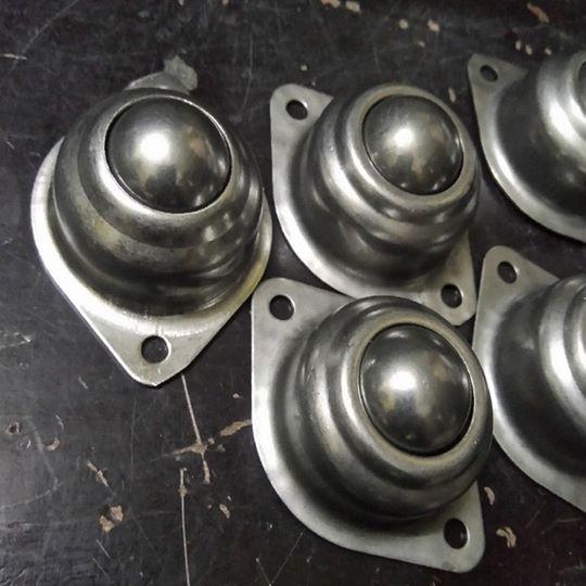 Mắt bò bắt nhôm định hình