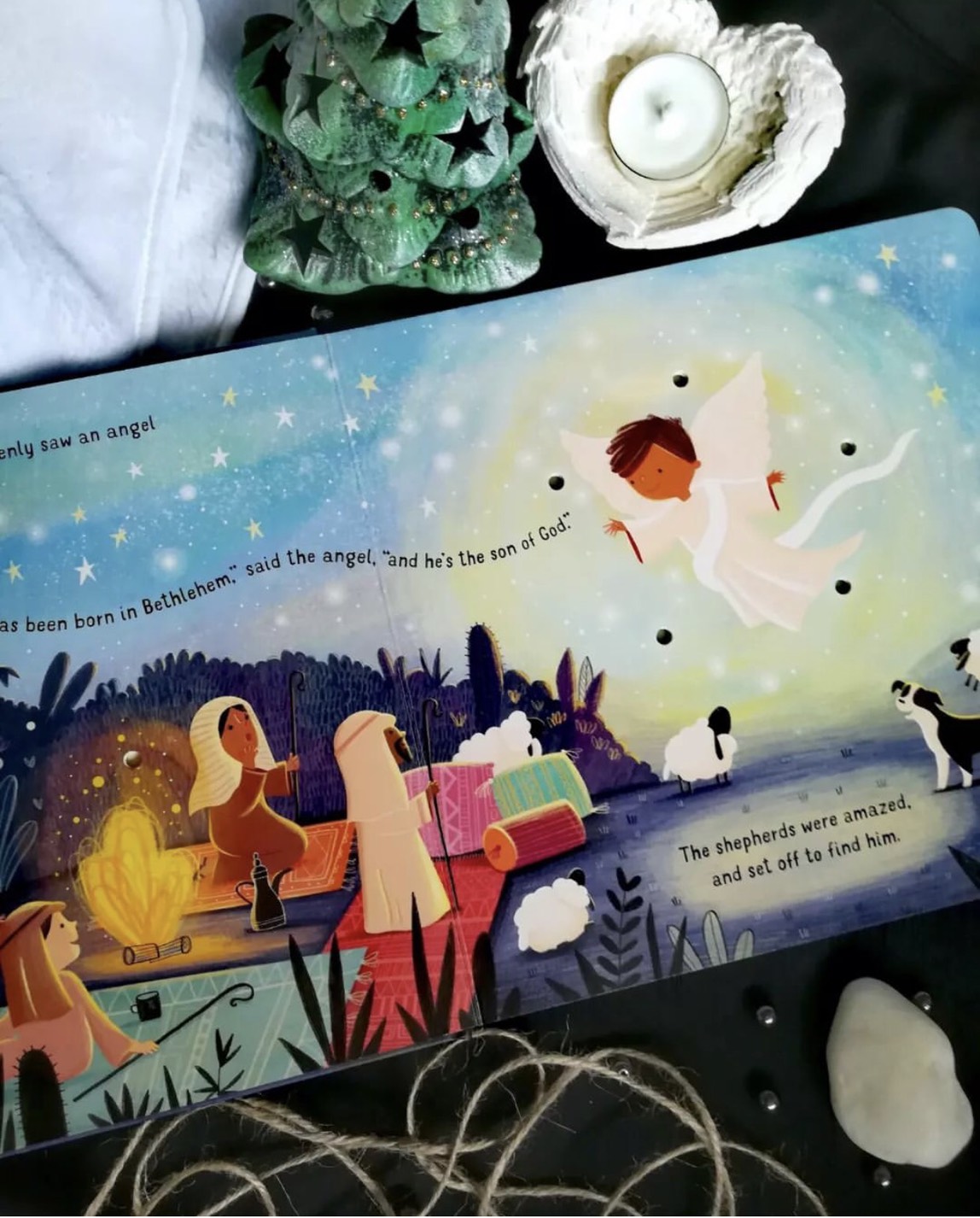 BOOKMEDI - Sách đèn The Twinkly Twinkly Nativity