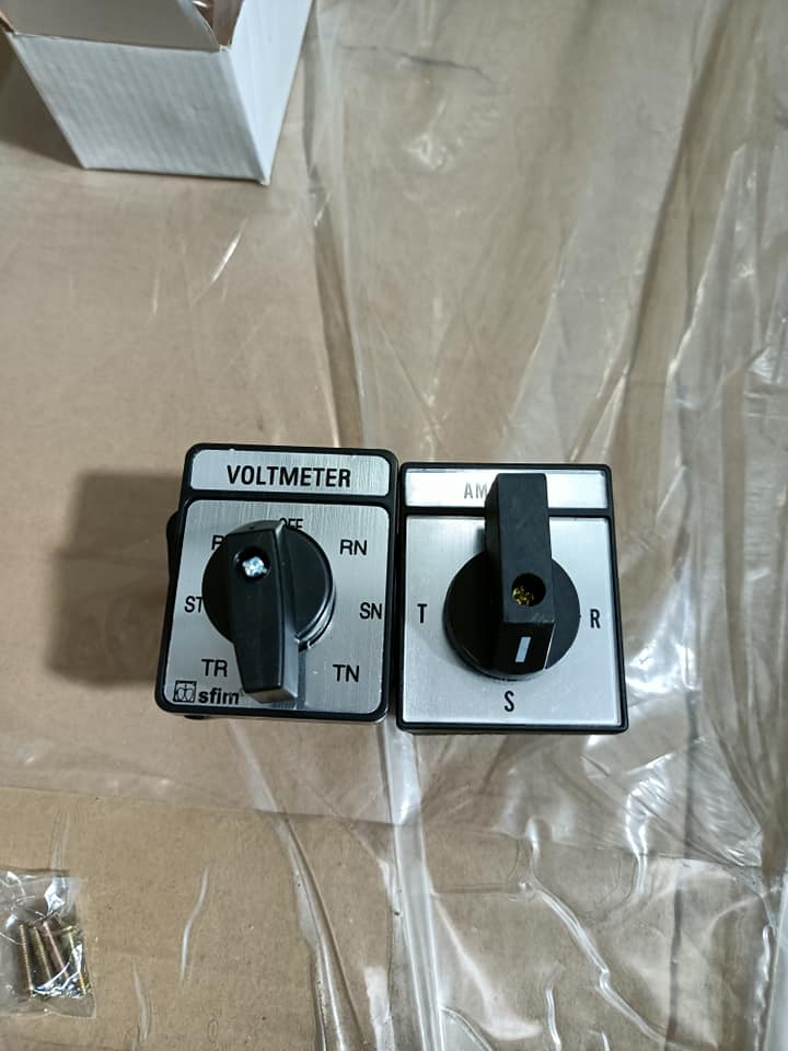 Chuyển mạch volt LW21-20A