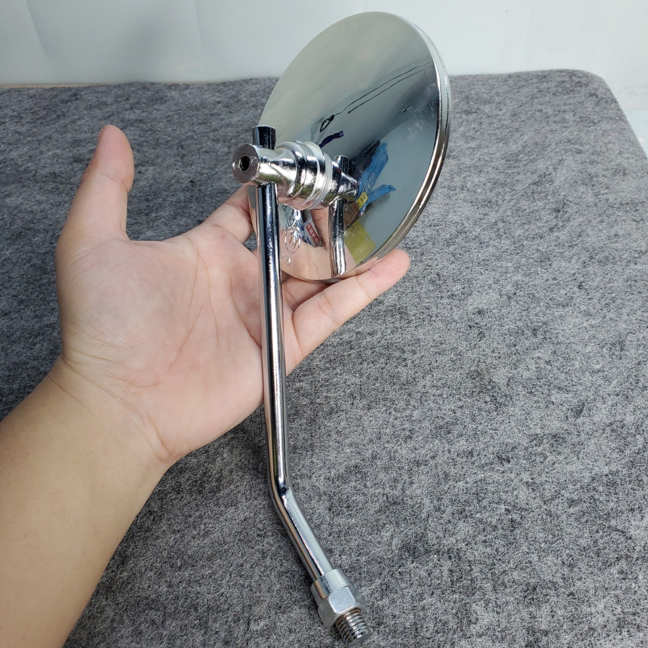 Gương chiếu hậu tròn kiểu ATTILA chân thuận chân 10li