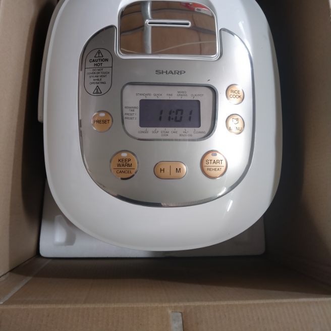 nồi cơm điện tử sharp KS-TH18