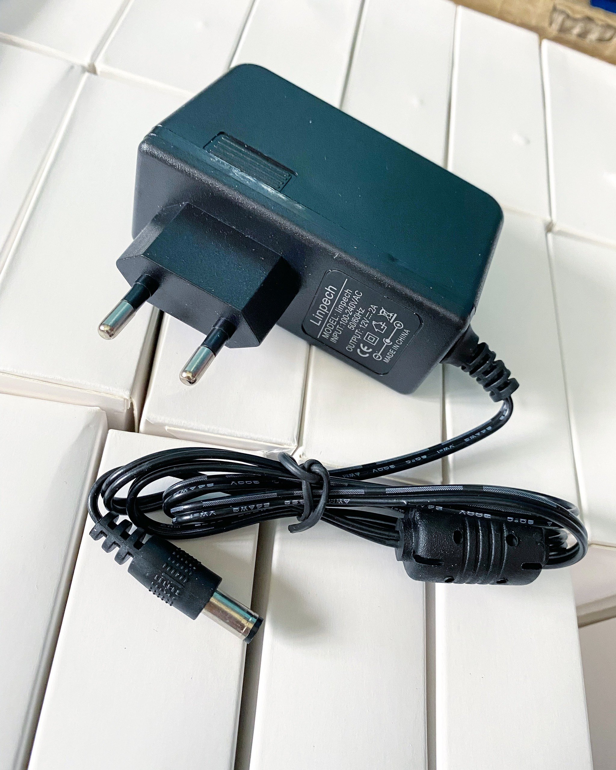 Nguồn 5v2a linpech chân to 5.5x2.1 chính hãng mới 100%. 5v2a linpech