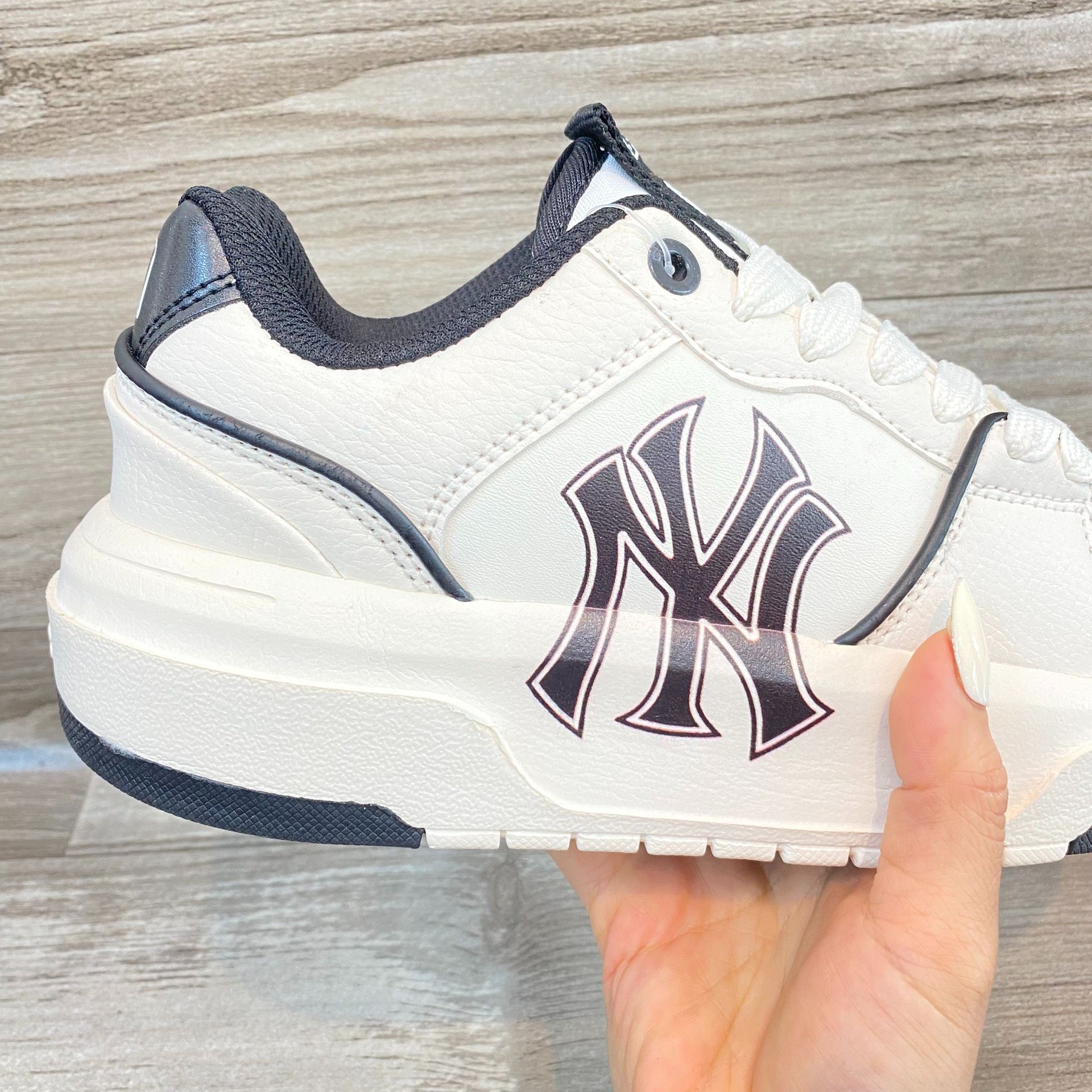 Giày thể thao mlb chunky liner new york, giày mlb ny đen trắng liner. giày s11 size 36-43