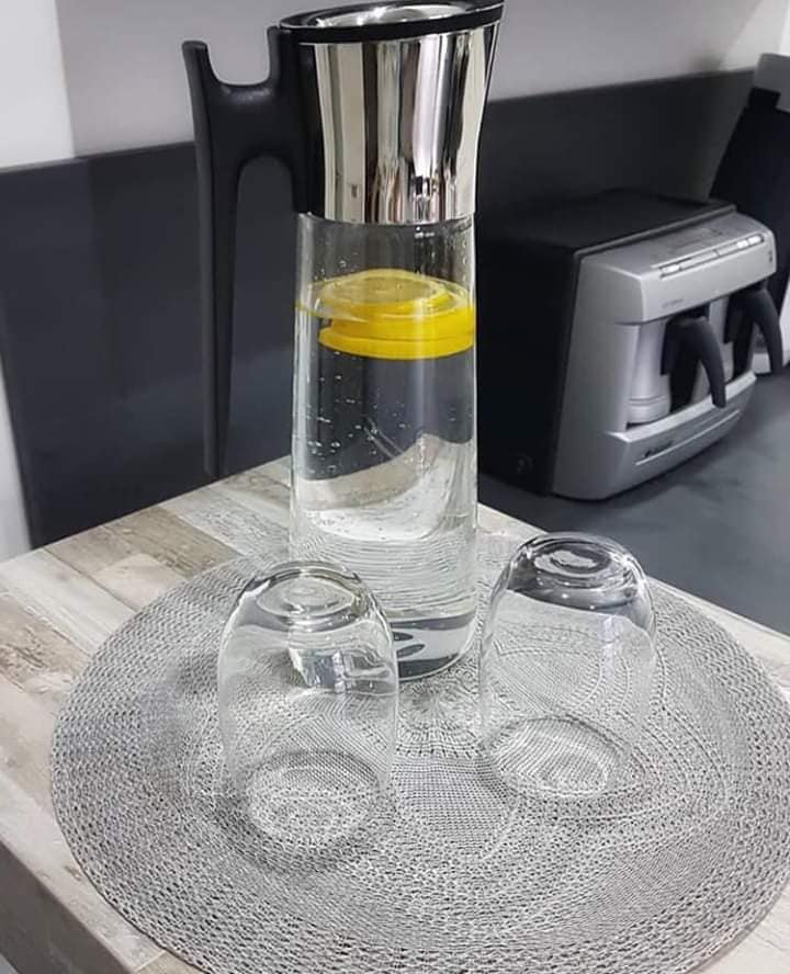 Bình nước thủy tinh wmf 1,5l có tay cầm