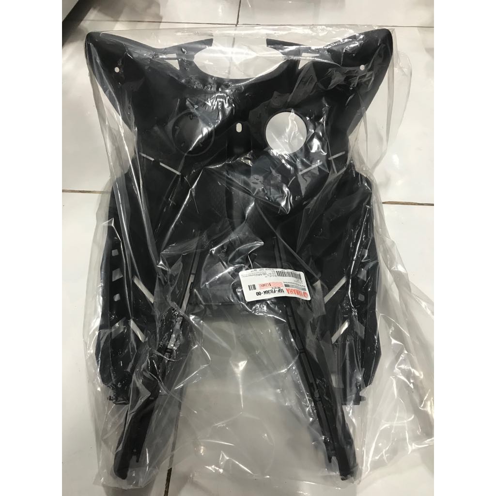 Yếm ổ khóa + mang cá zin Exciter 135 chính hãng