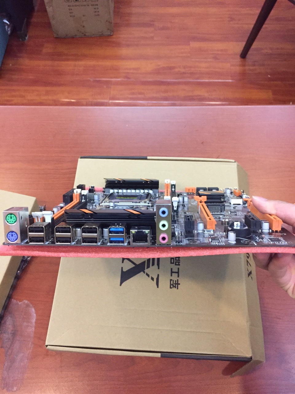 Combo Main X79+ 2Cpu E5 2689 2.6Ghz Turbo 3.6ghz 8 Core 16 Luồng