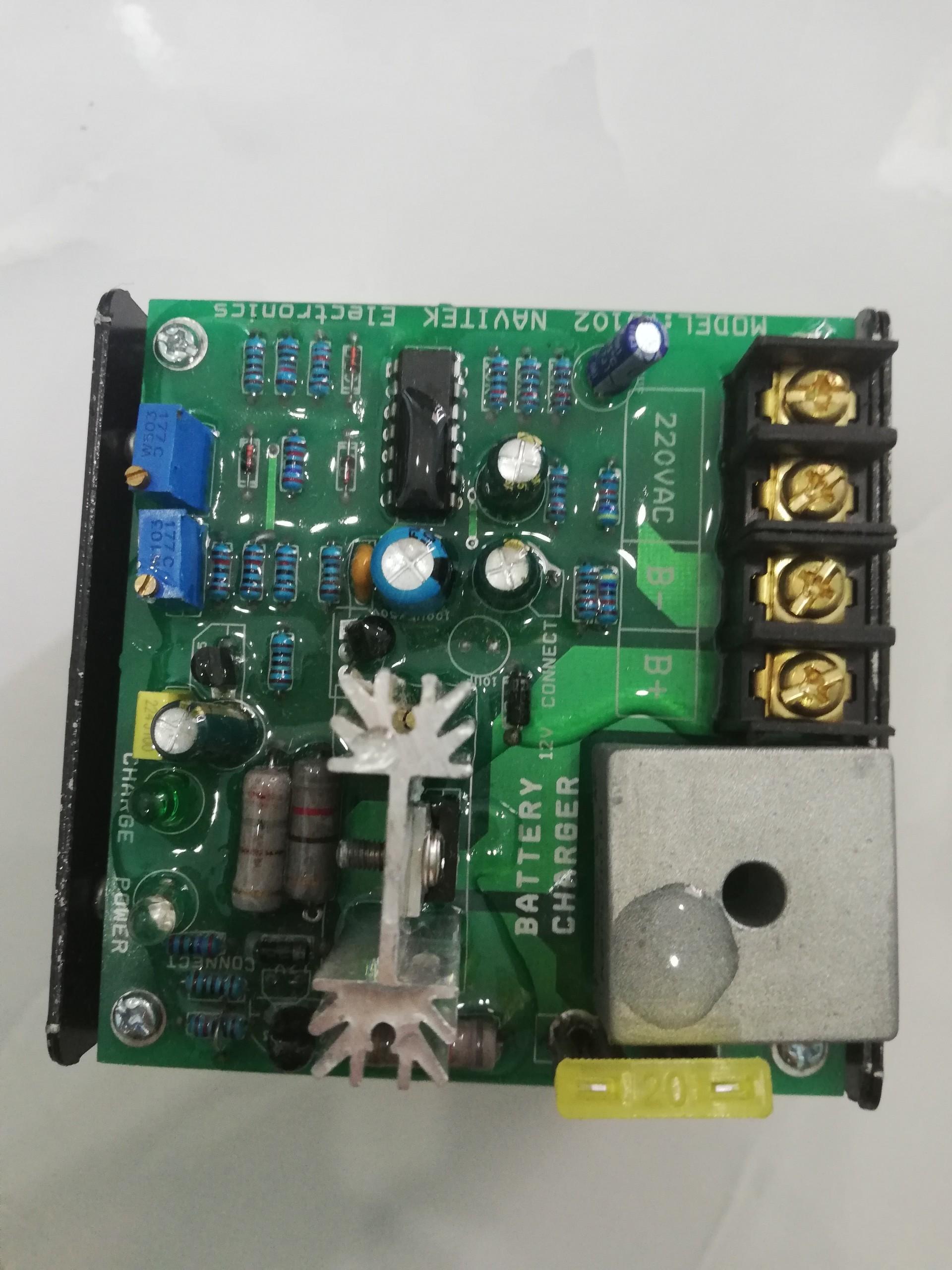 [HCM]MAY SAC BÌNH ACQUY MAY PHAT DIEN TD102 12V