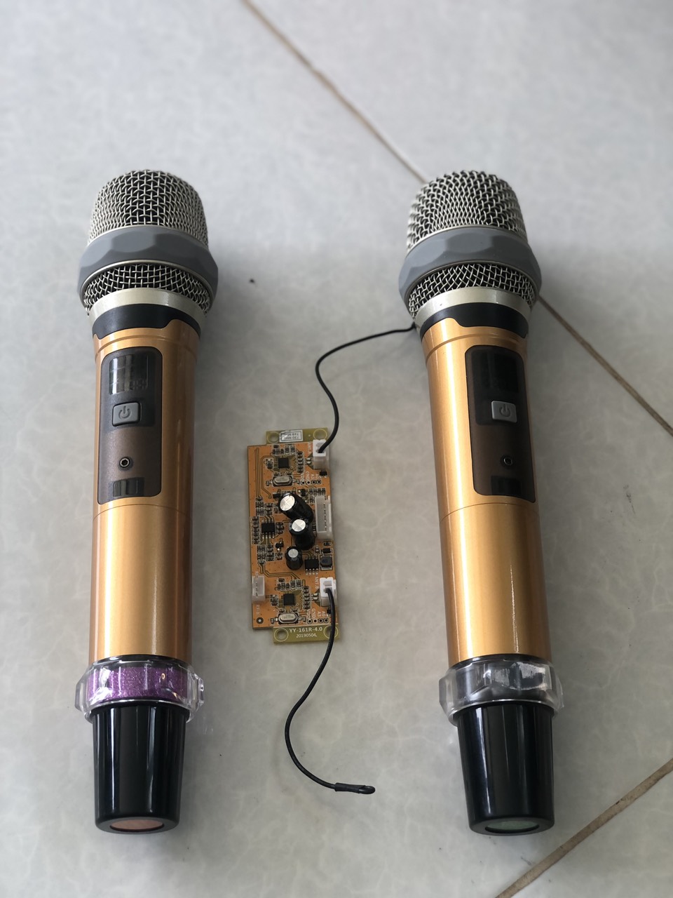 2 MICRO SHURE UGX9 II KARAOKE KHÔNG DÂY mic mạch thao máy