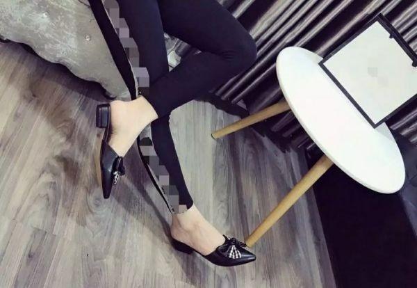 Dép sục bít mũi nơ caro