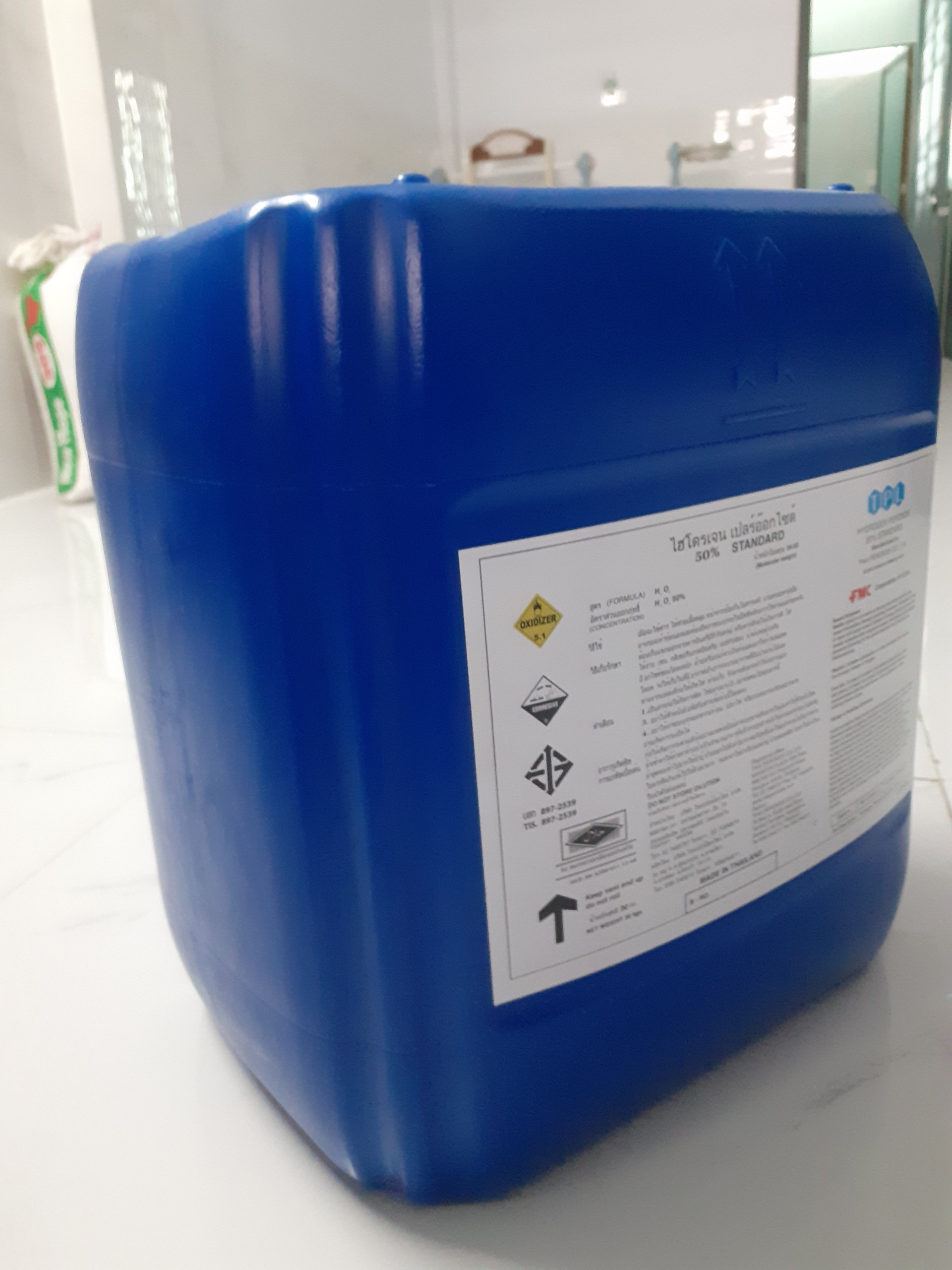 chai 1 lít oxy già H2O2 thái 50%