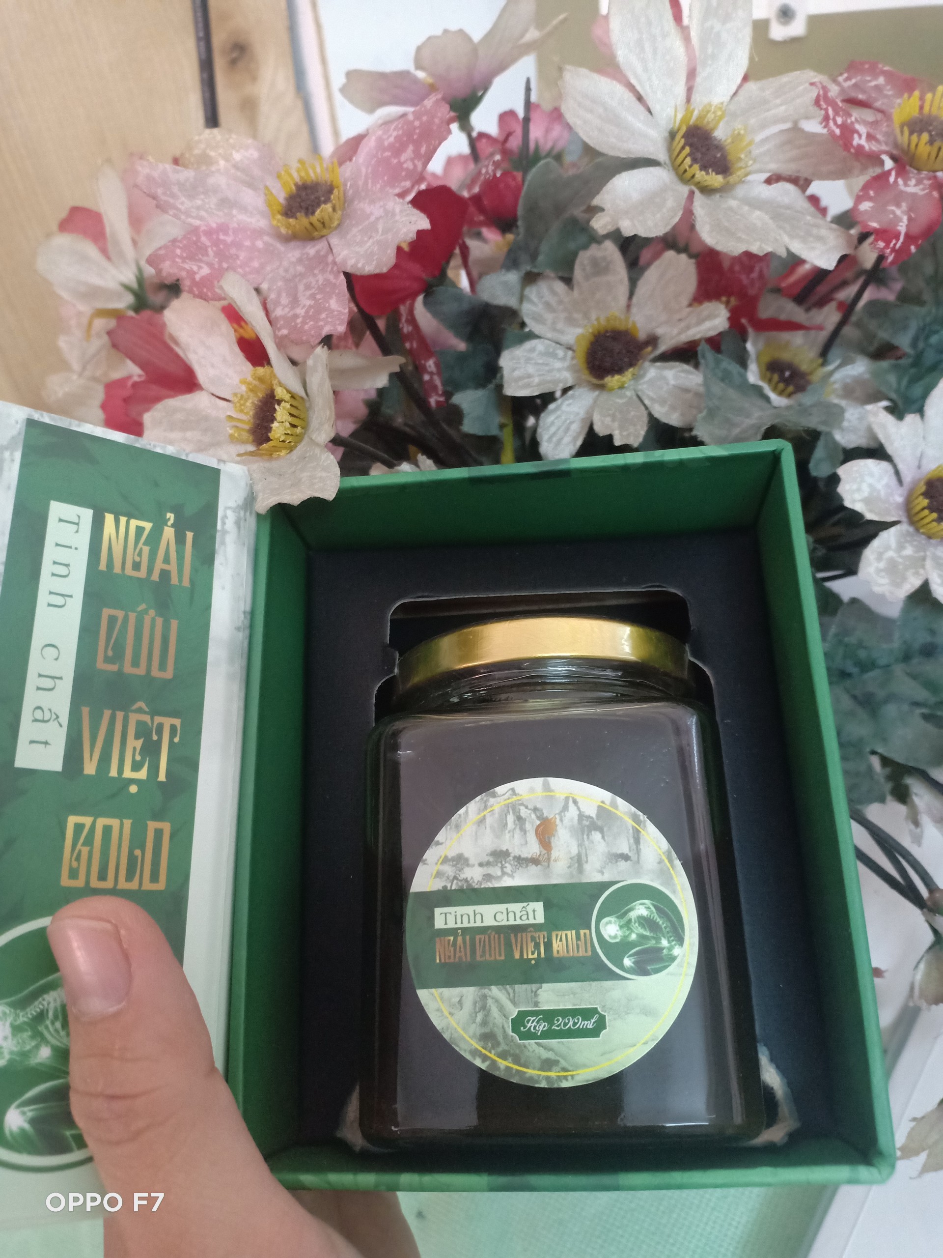 [HCM]Tinh dầu ngải cứu việt 200ml .Dầu ngải cứu xoa bóp giảm đau hiệu quả