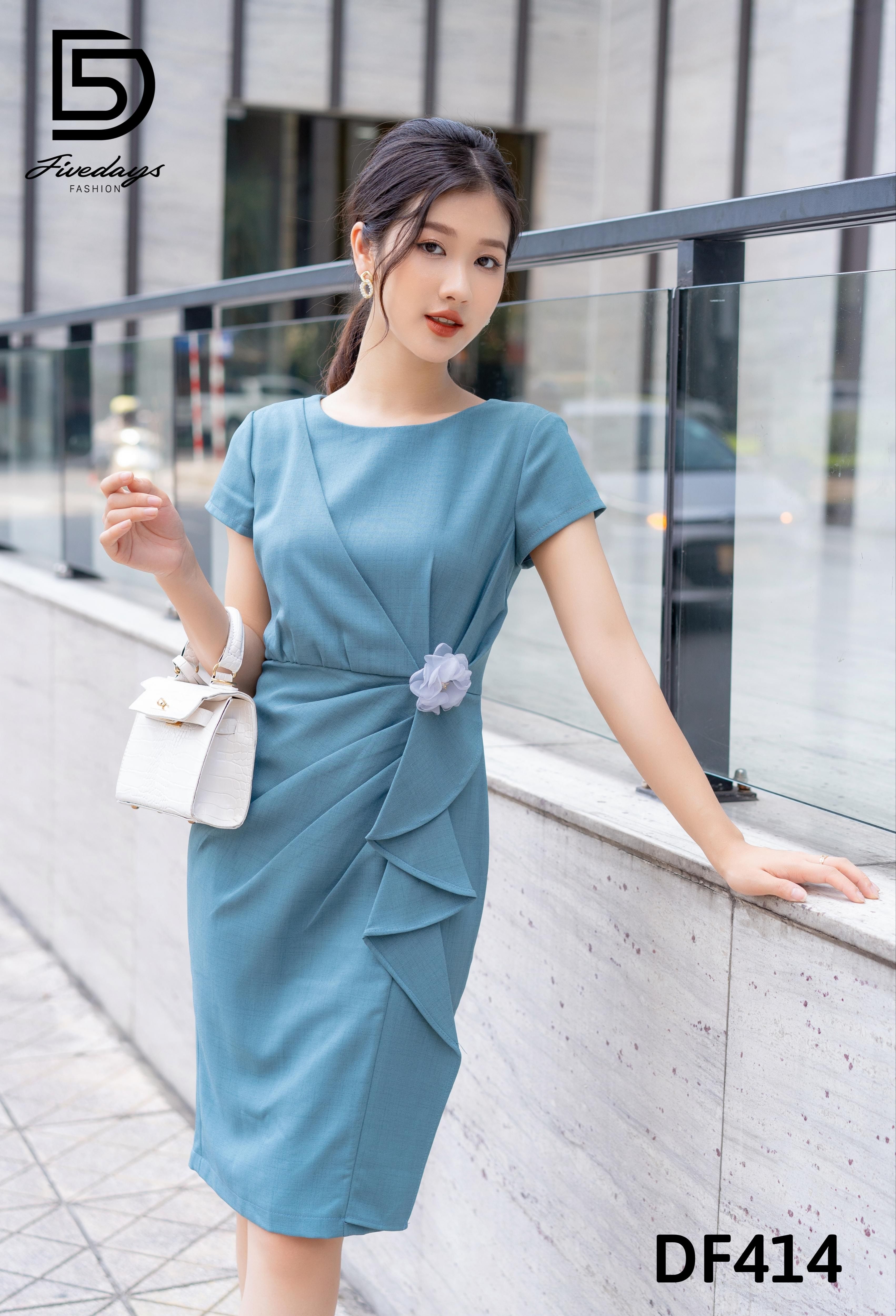 Fivedays - Đầm ôm xếp ly có bèo thân trước