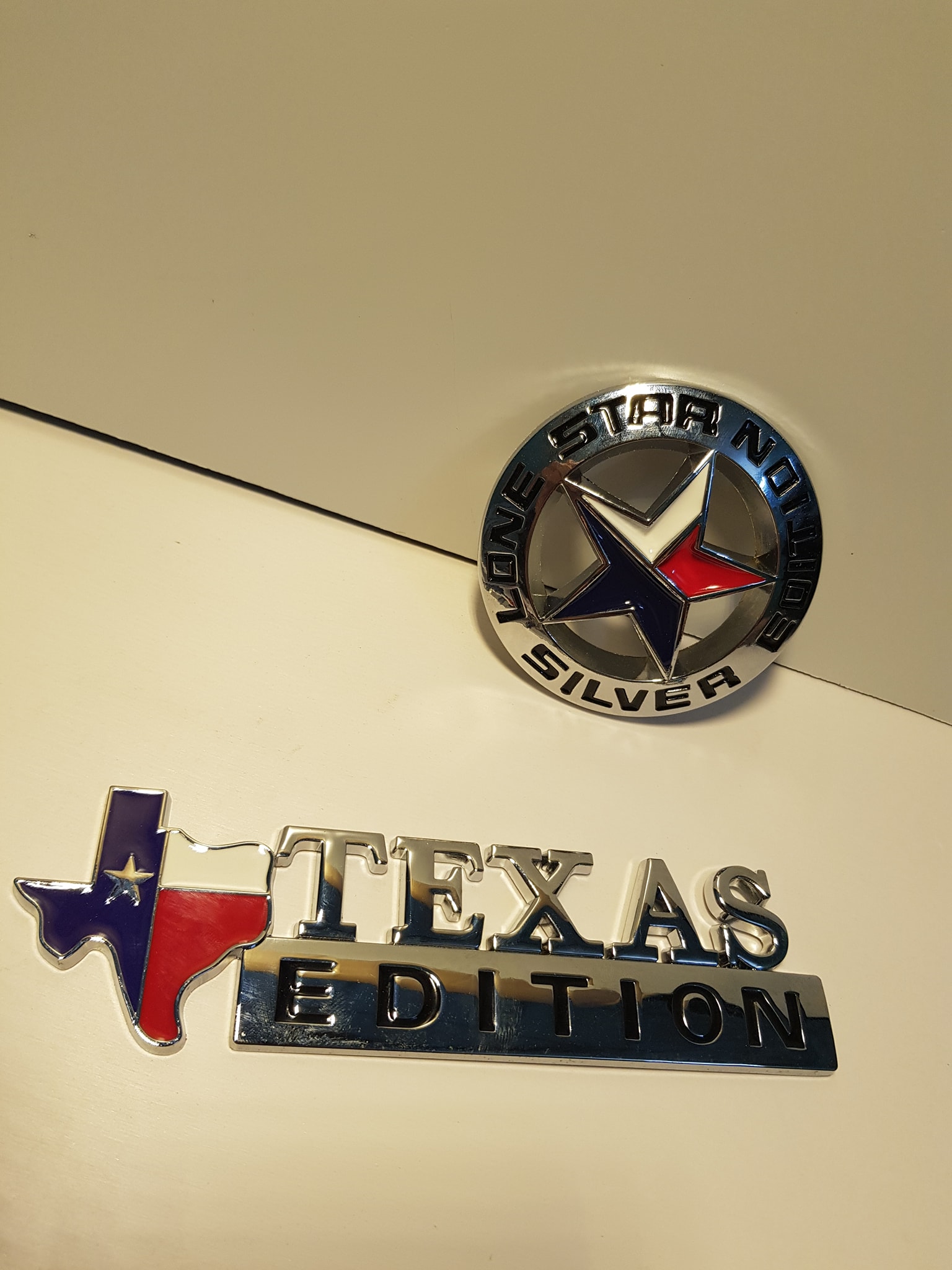 TEM KIM LOẠI LONE STAR EDITION MÀU CROM ( 1 CÁI)