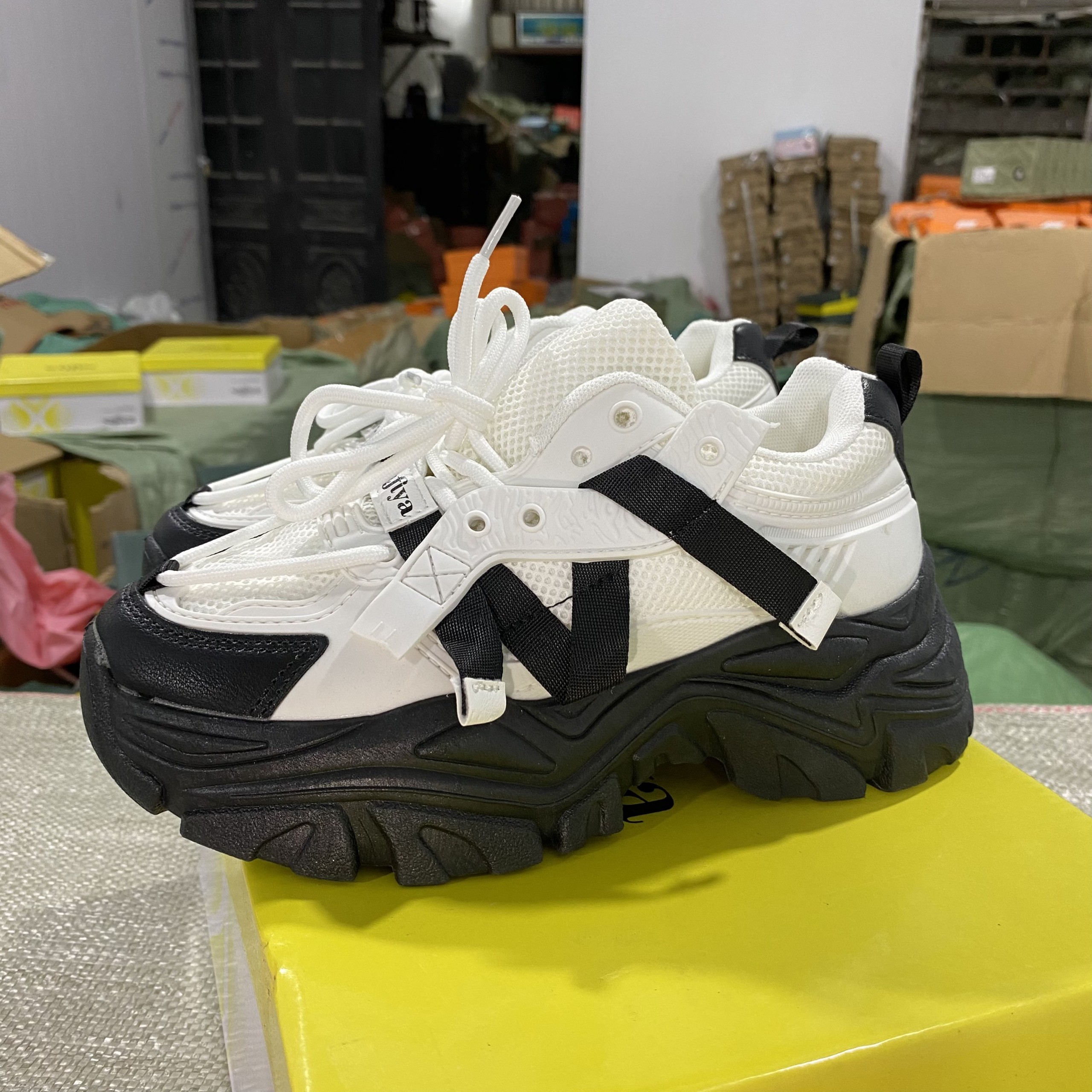 Giày Sneaker Thể Thao Nữ Sneaker SPO