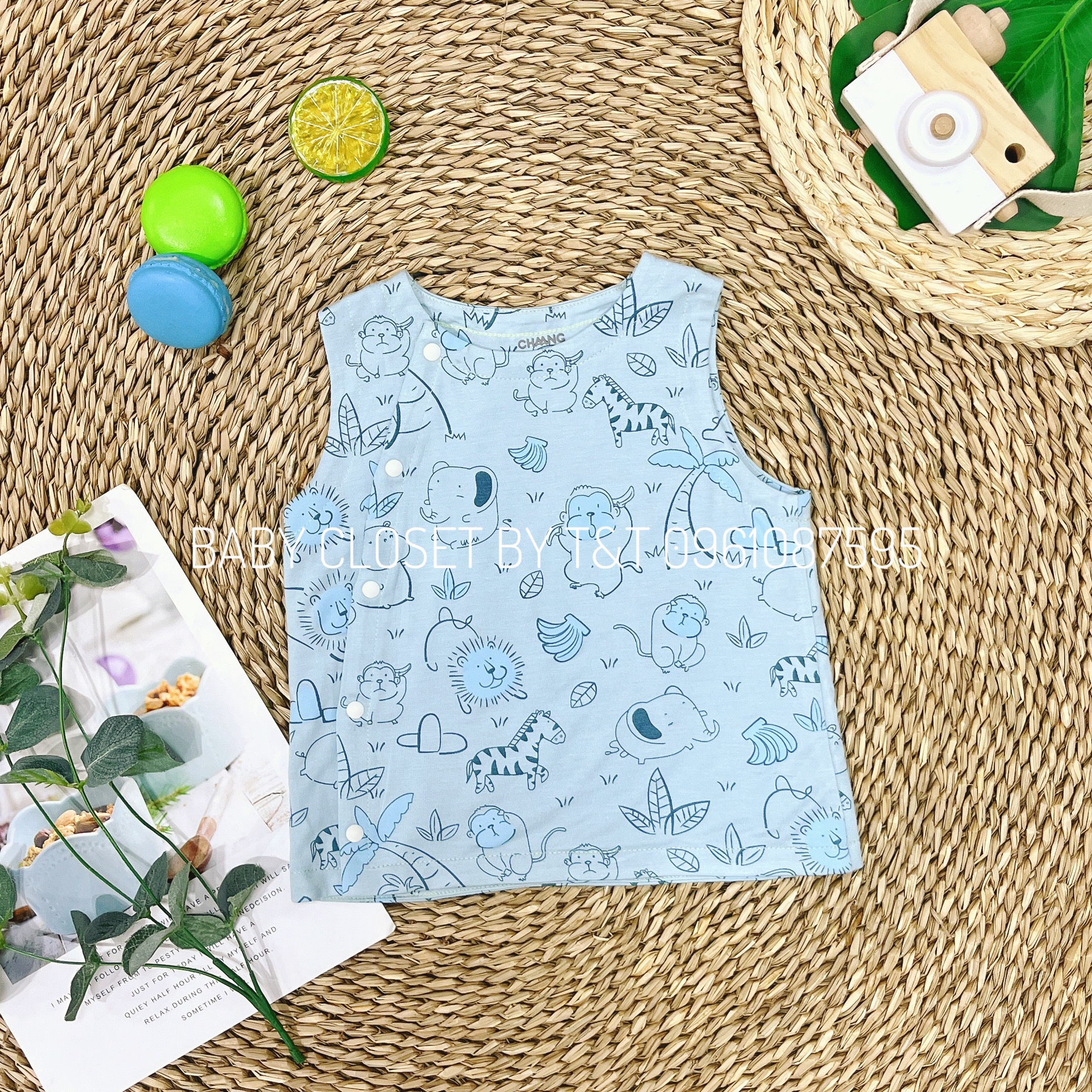Áo gile cài chéo cho bé vải cotton họa tiết đáng yêu Chaang