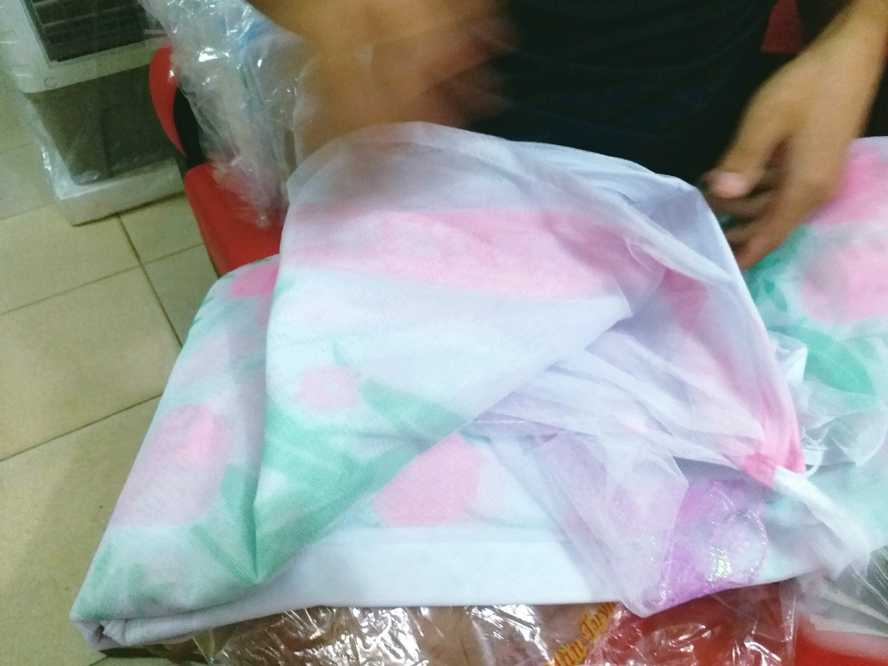 Màn tuyn hoa chống muỗi có cửa cao cấp
