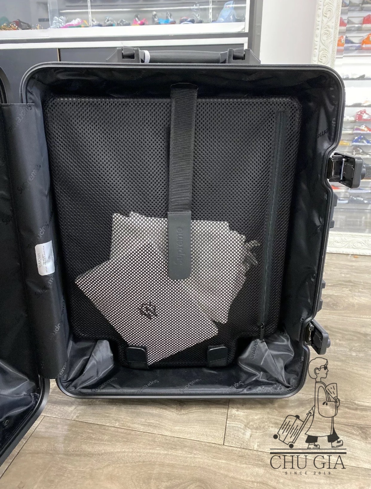 Vali Cao Cấp Rimowa Supreme 2021