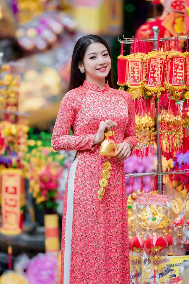 Áo dài truyền thống gấm phước thịnh may sẵn, nhận cắt áo dài