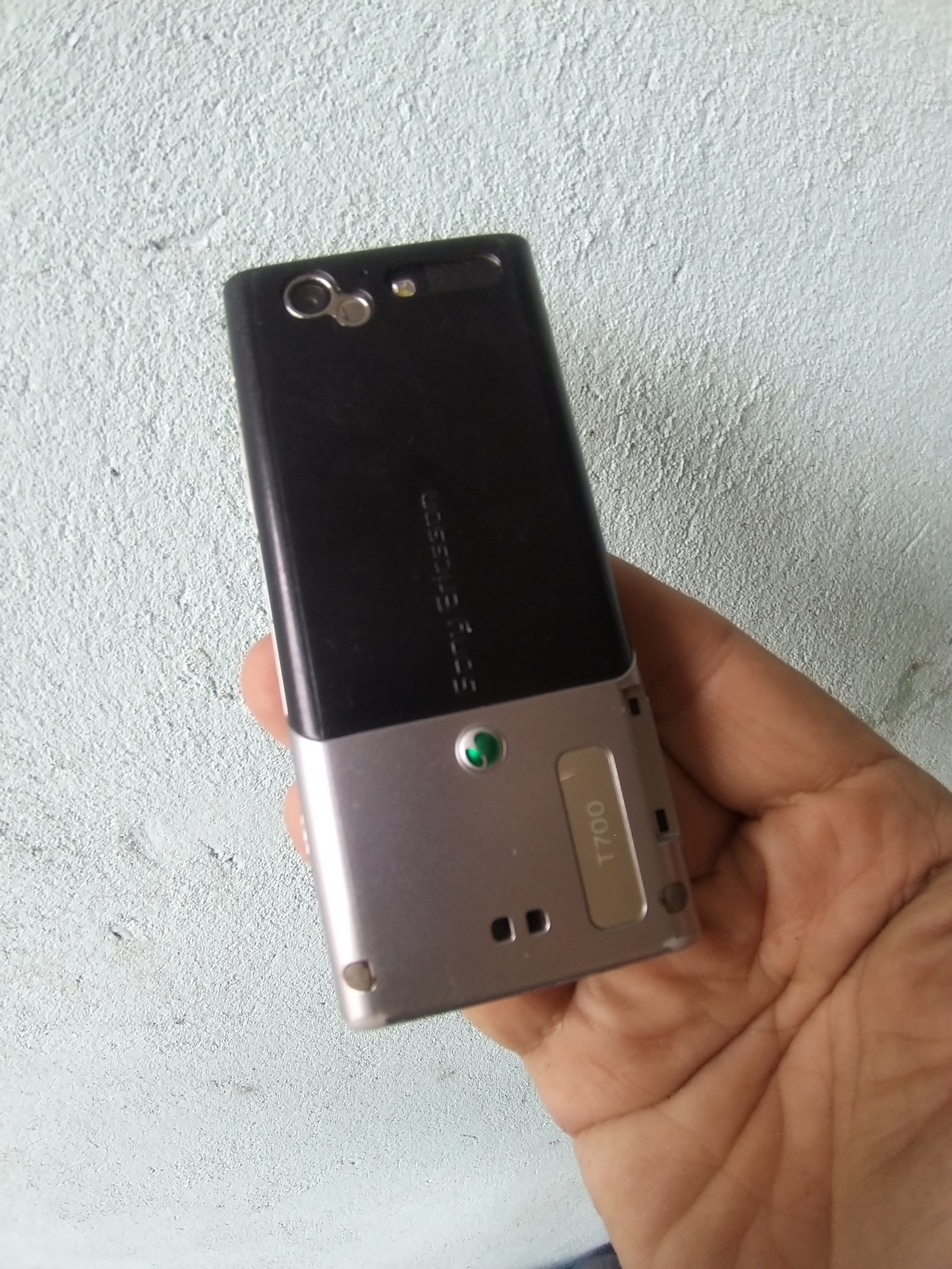 Sony Ericsson T700i