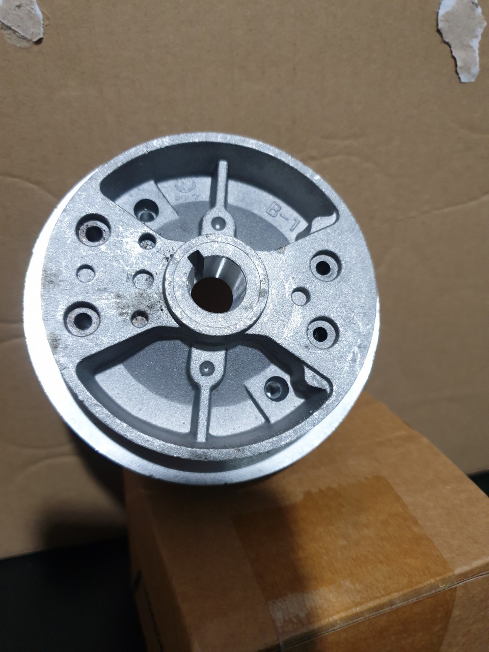 [HCM]Mâm lửa (vô lăng) máy cắt cỏ 2 thì
