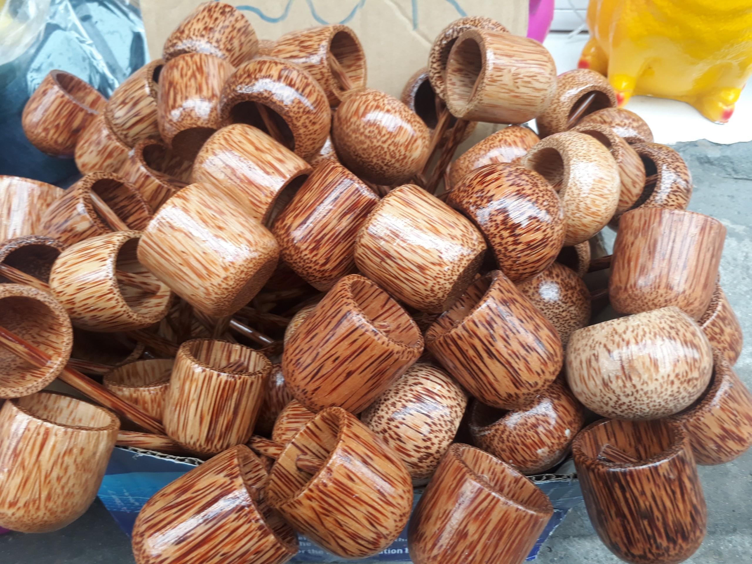 Combo 2 Gáo Dừa Mỹ Nghệ Múc Dượu  (tròn+vuông)