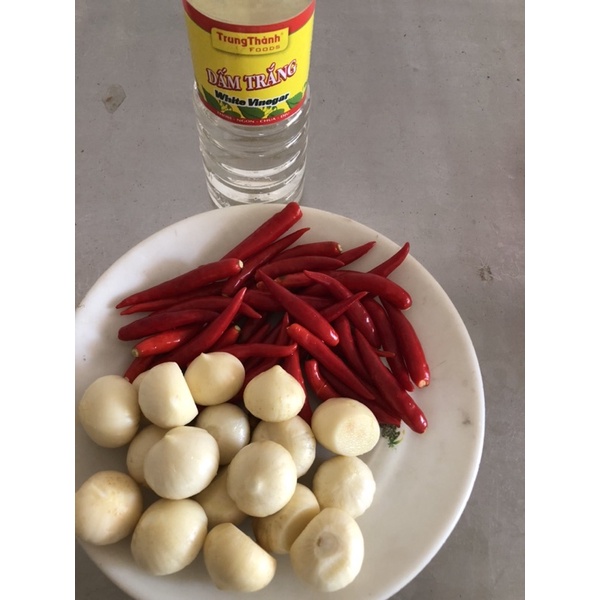 Tỏi cô đơn ngâm giấm ớt thơm ngon