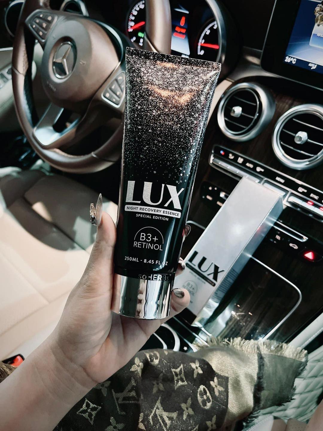 Kem body LUX dưỡng trắng căng bóng
