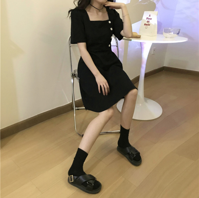 Đầm Nữ Cổ Vuông Phối Nút Công Sở
