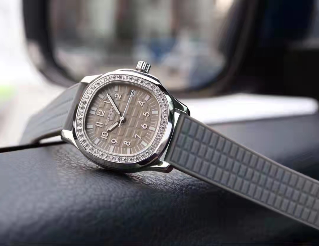 [Hot] Đồng Hồ Nữ Patek Philippe Aquanaut Diamond - Case 35mm