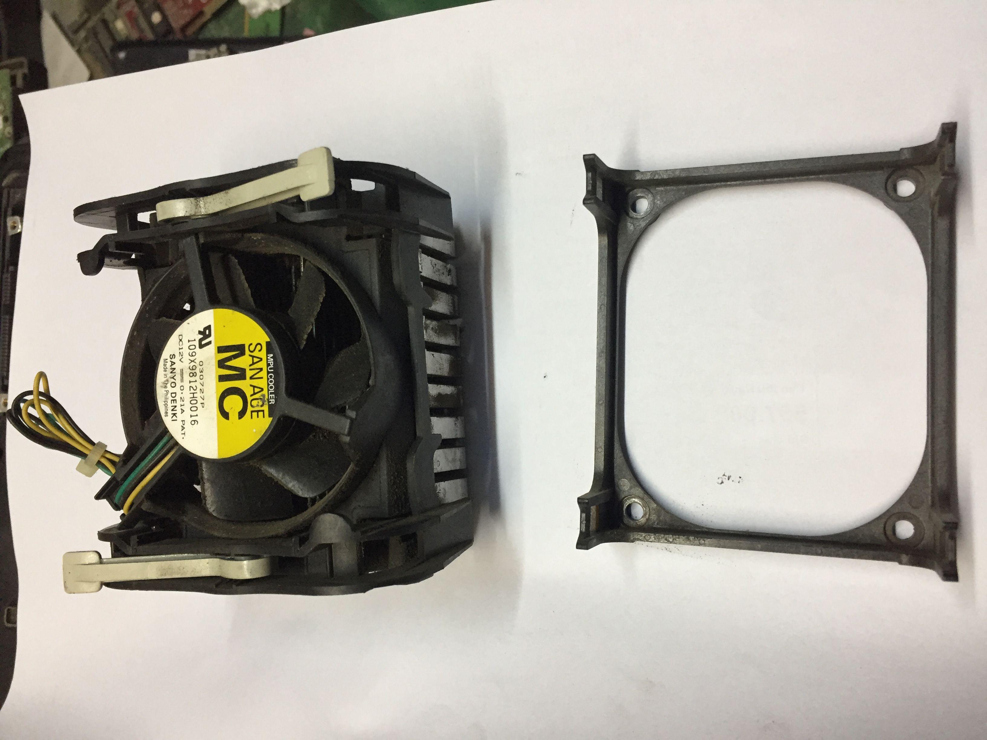 Đế chốt CPU Socket 478 và quạt nhôm tản nhiệt