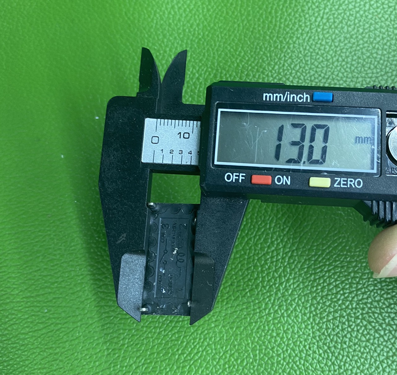 RELAY OMRON 12V THÁO MÁY
