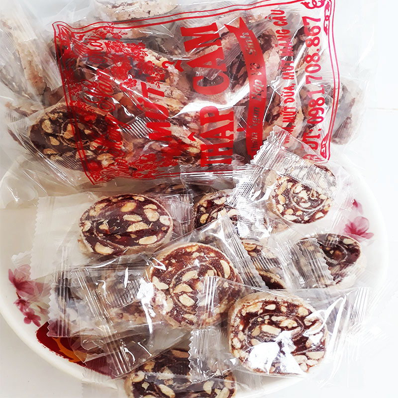Mứt chuối béo cuộn bánh tráng 500g