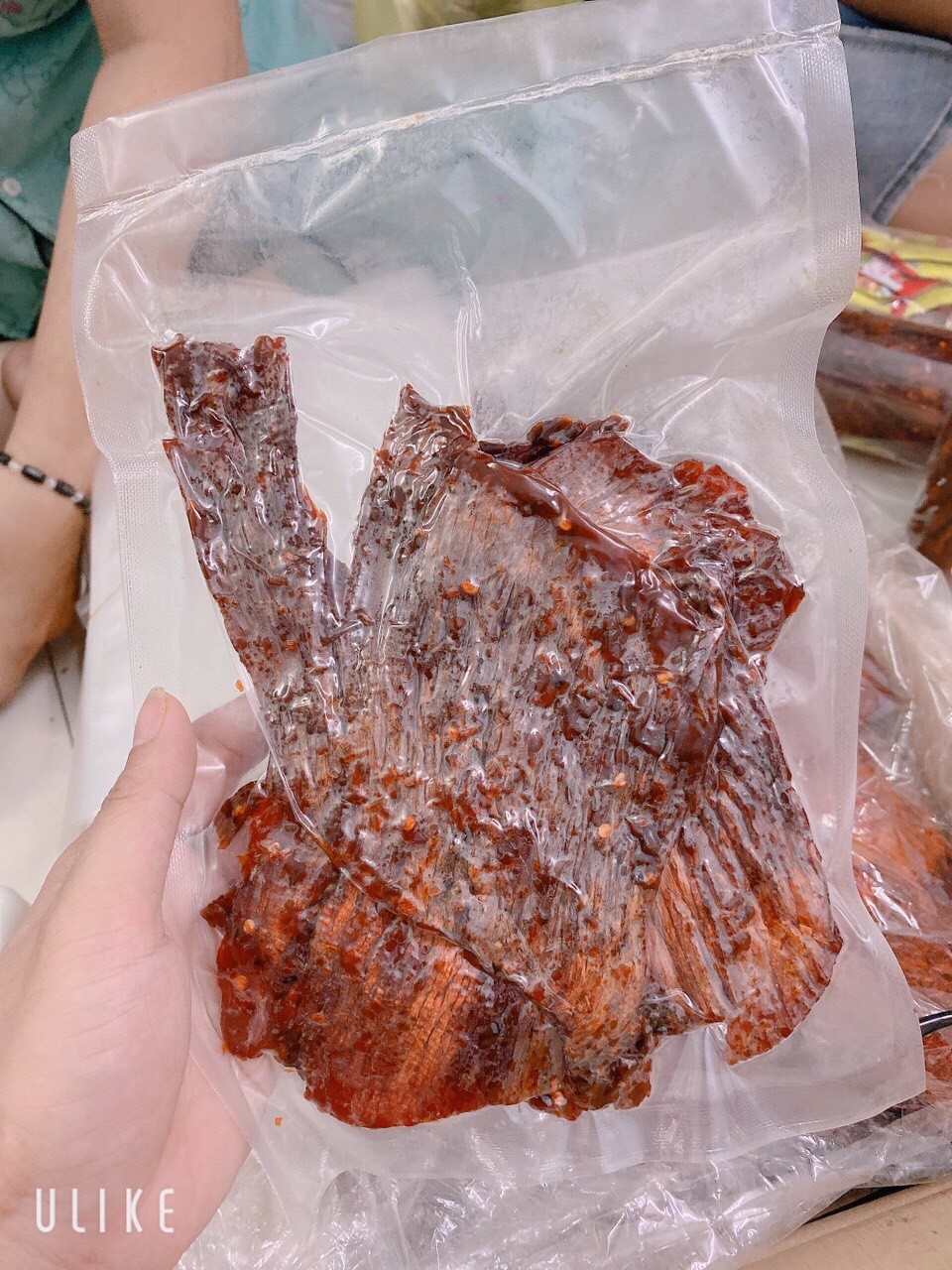 Khô bò nguyên miếng 200G KHÔ BÒ Khô bò xưởng nhà tự làm, đảm bảo thơm ngon Khô bò miếng đặc sản nhà làm, 100% thịt bò, vệ sinh, an toàn. Thơm ngon đậm đà. Thích hợp ăn vặt và làm mồi nhậu