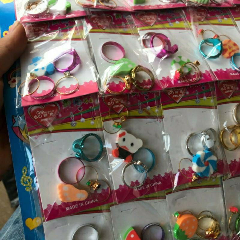 Vỉ 20 Túi Nhẫn Đồ Chơi Và Tẩy ( Sỉ Đồ Trẻ Em)
