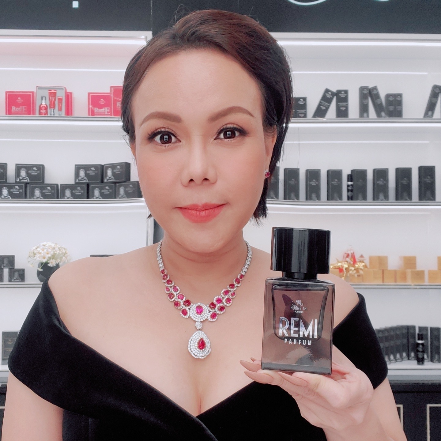 Nước hoa Remi Hương Thị