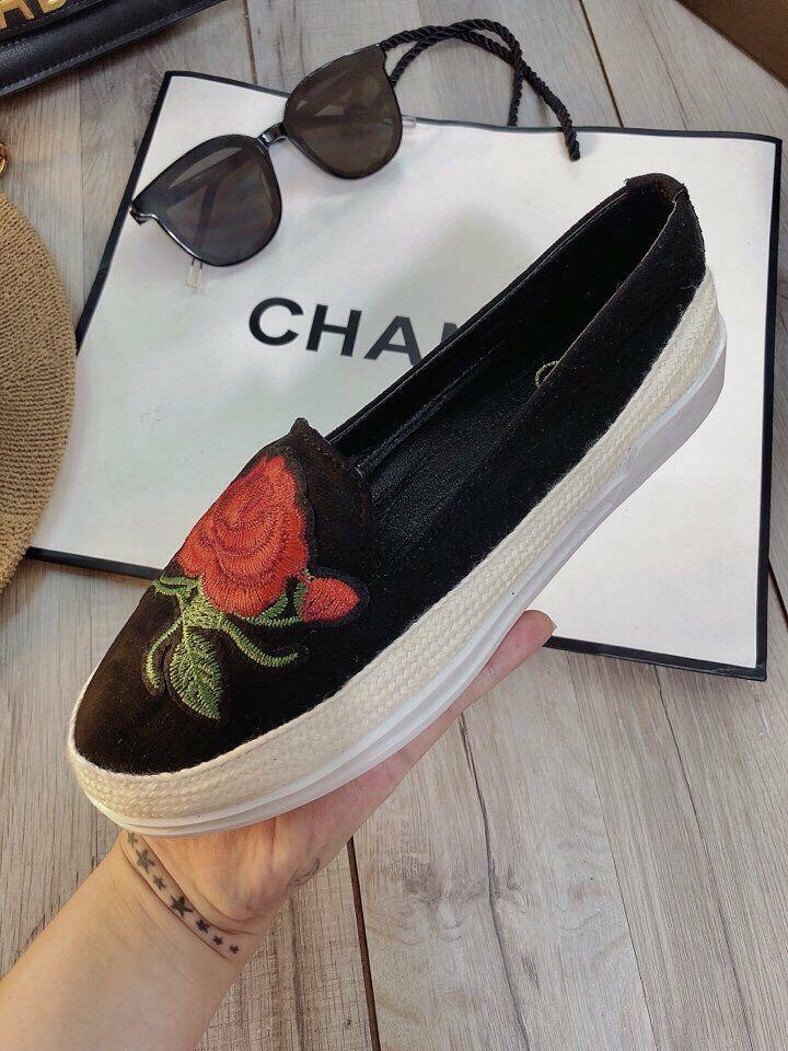 Giày Slipon nữ thêu hàng siêu đẹp