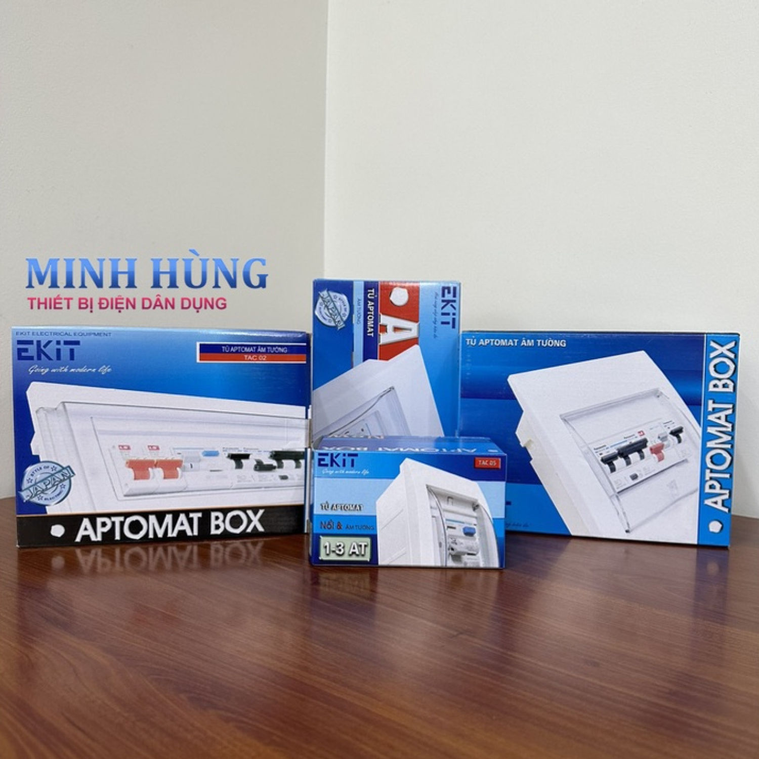 Tủ điện âm tường EKIT chứa aptomat cài