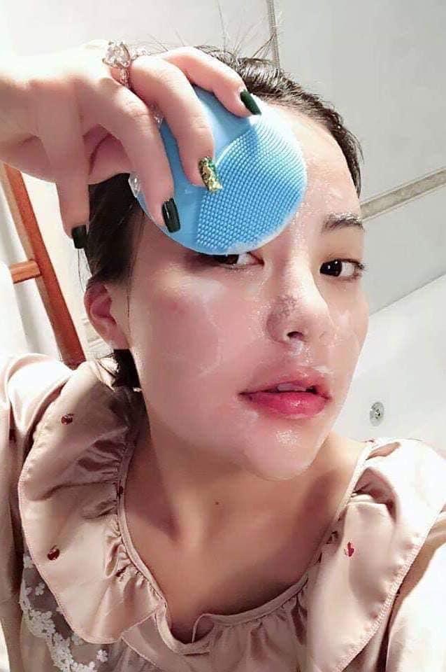 Máy rửa mặt tạo bọt - 2427
