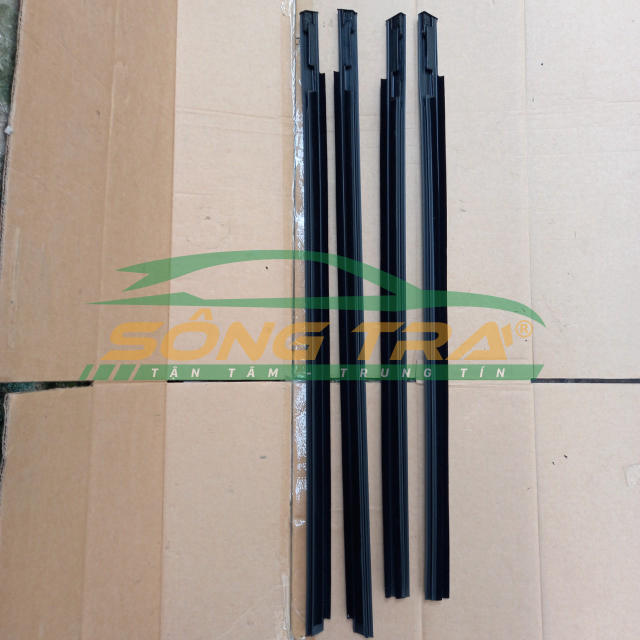 NẸP CHÂN KÍNH CÁNH CỬA DAEWOO MATIZ ( GIÁ 1 BỘ)