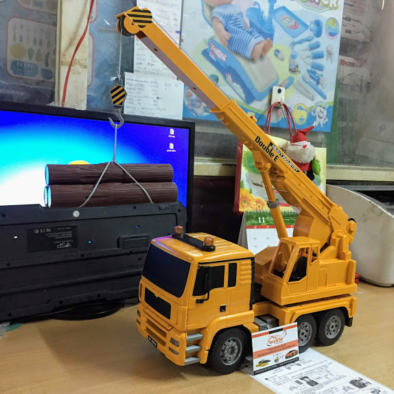 Xe cần cẩu cỡ lớn tốc độ nhanh