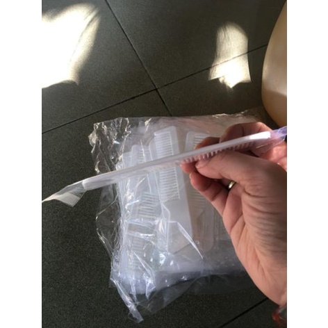 100 Lược mini khách sạn màu trắng nhỏ (bịch 100 cái)
