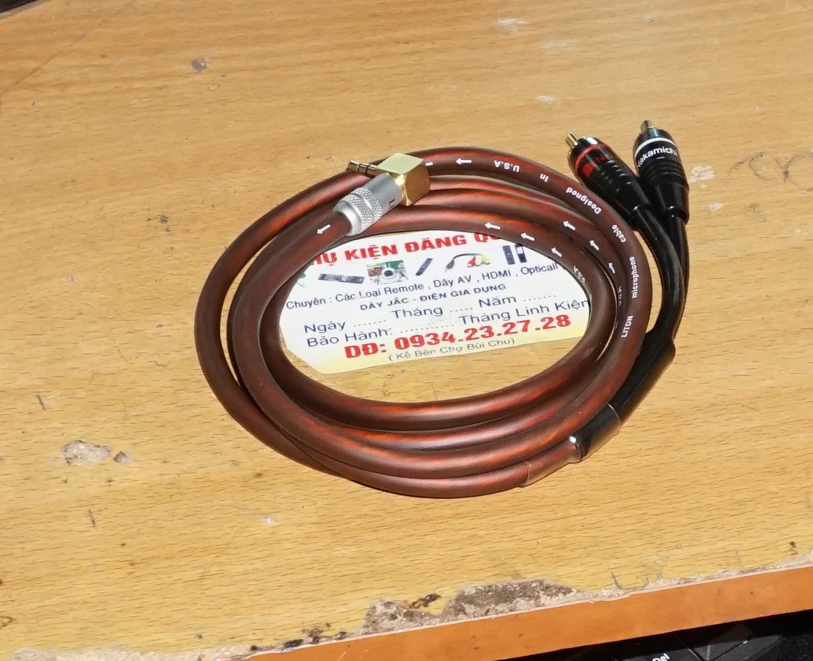 Dây 3.5 ra 2 hoa sen LiTon dài 1.5m ( điện thoại , máy tính ... cắm xuống âm ly )