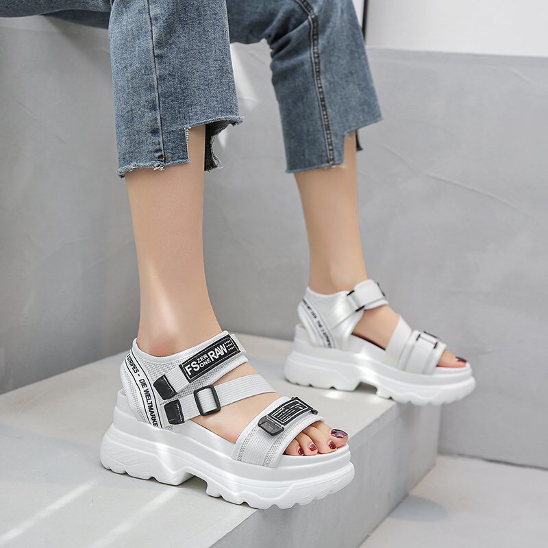 Dép quai hậu độn đế nữ Shaw 2 màu đen và trắng đế cao 4cm nhẹ và êm chân sandal quai hậu học sinh nâng đế hottrend 2021