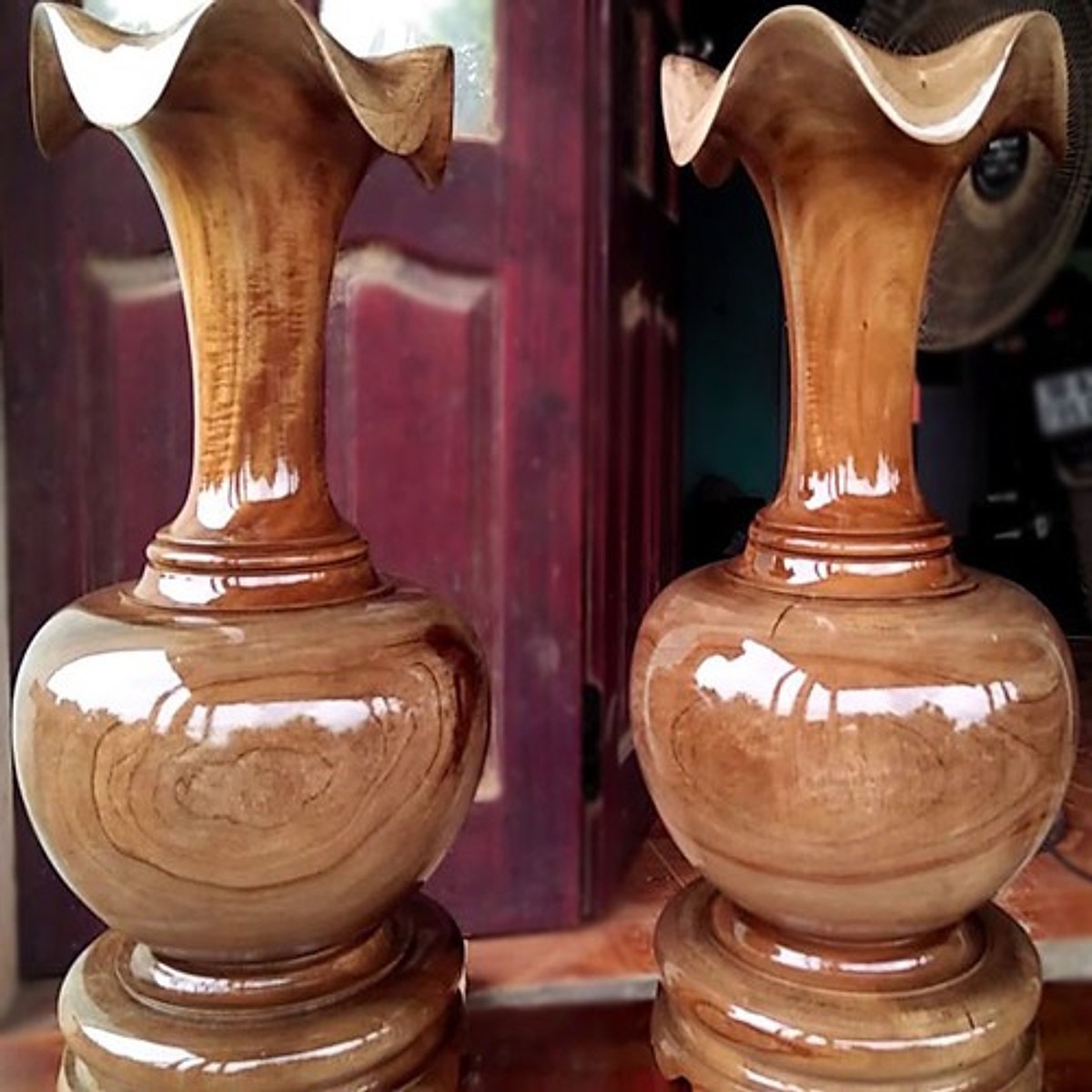 Sơn xịt bóng gỗ Cao Cấp ATM chính hiệu ( nước sơn trong bóng, không màu làm nổi vân gỗ)